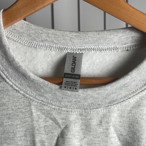 Good condition Gildan M - Picture 2 of 2
